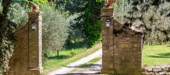House Il Cipresso in the heart of Chianti with swimming pool