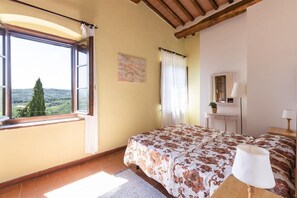 3 dormitorios, tabla de planchar con plancha, wifi y ropa de cama