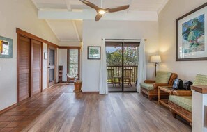 Smart TV - Nihi Kai 203 – Poolside Ocean Views + A/C (Koloa)