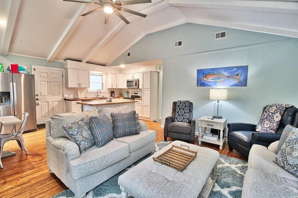 Pawleys Paradise! ~1/2 mile to the Beach. 3BR/3 Full BA. FREE Bikes included. 