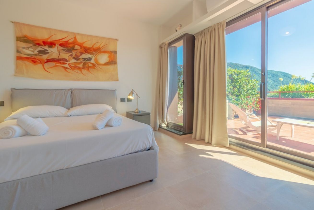 2 Schlafzimmer, Bügeleisen/Bügelbrett