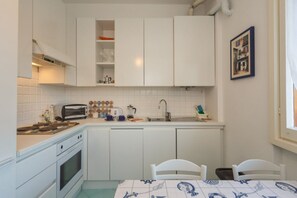 Private kitchen - Spectacular View, Pool, Tennis.& Wifi (Rapallo)