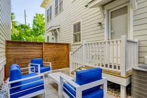 Terrace/patio - Newly Built Two-Story Townhouse w/Free WiFi, Washer/Dryer, and Central A/C (Savannah)
