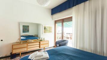 3 bedrooms, desk, iron/ironing board