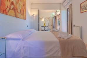 2 bedrooms, iron/ironing board