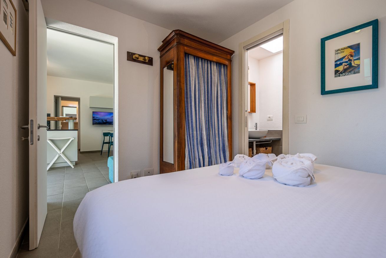 1 bedroom, iron/ironing board, travel cot, free WiFi