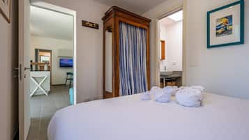 1 bedroom, iron/ironing board, travel cot, free WiFi