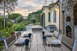 屋外ダイニングエリア