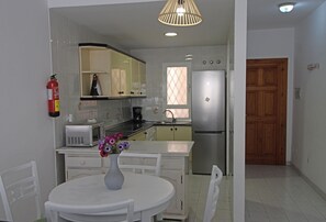 Fridge, microwave, oven, coffee/tea maker