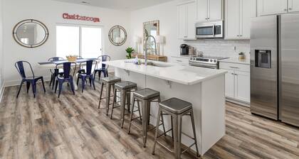 Brand New - Southside Chattanooga Luxury Getaway Views of Lookout Mountain