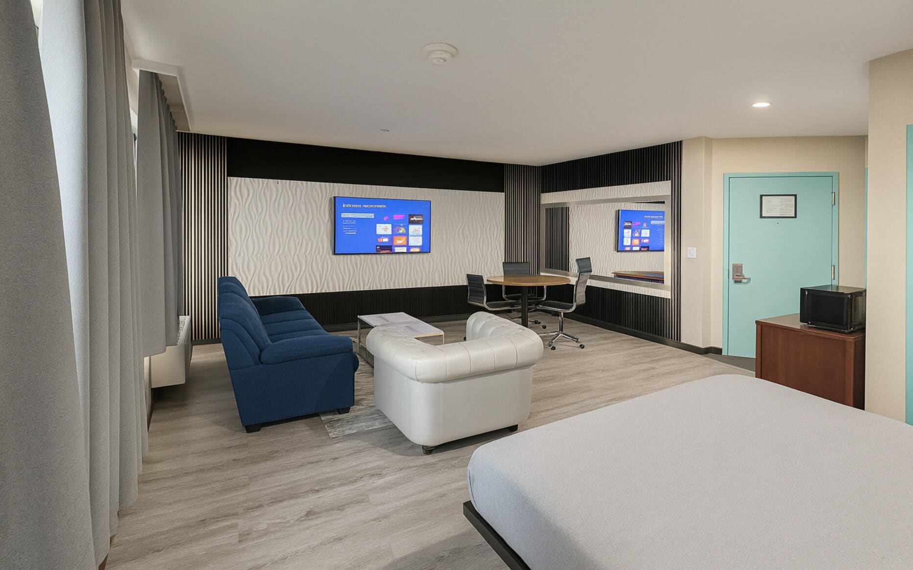 Suite Présidentielle | Bureau, espace de travail pour ordinateur portable