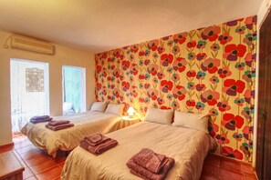 4 soverom, strykejern/-brett, wi-fi (inkludert) og sengetøy