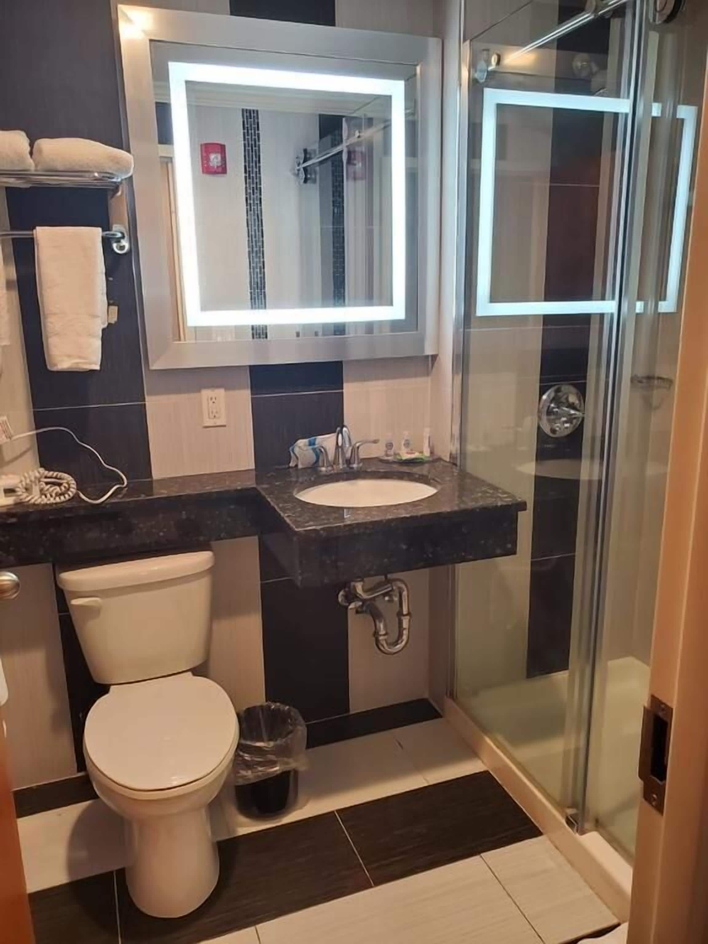 Photo - Umbrella Hotel Brooklyn