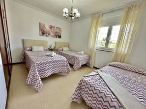 3 Schlafzimmer, Bügeleisen/Bügelbrett, Bettwäsche