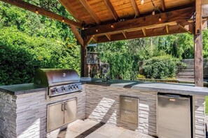 Property grounds - Wine Country Harvest Vacation Home (Santa Rosa)