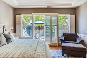 4 habitaciones, tabla de planchar con plancha y cuna de viaje