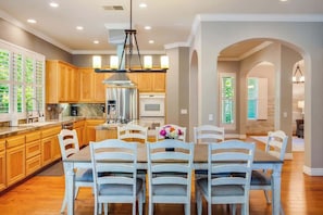 Coffee/tea maker, fridge, microwave, oven - Wine Country Harvest Vacation Home (Santa Rosa)