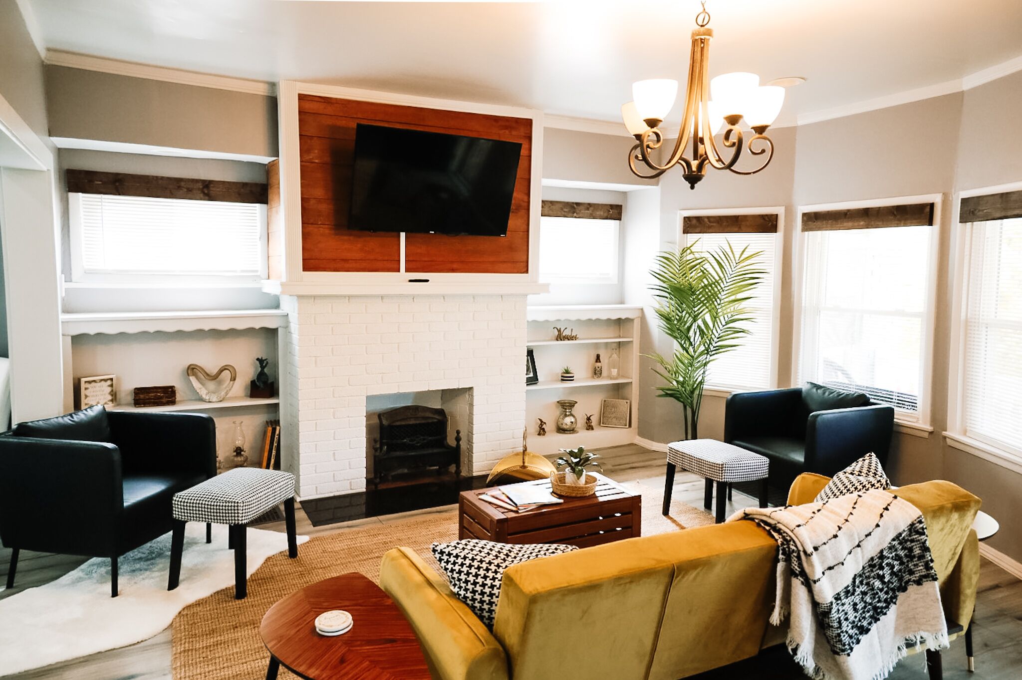 Private 5BR 1920's Charmer Minutes from Downtown