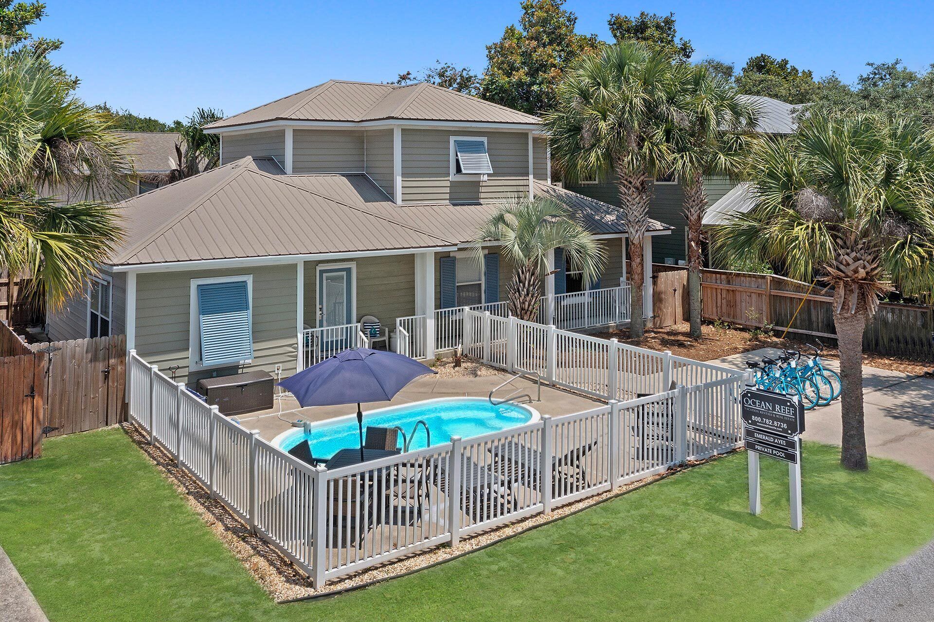 Emerald Ayes - Comp Bikes + Beach Service, Heated Pool, Deeded Beach Access!