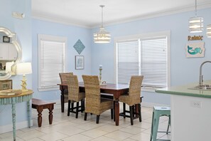 Dining - Emerald Ayes - Comp Bikes + Beach Service, Heated Pool, Deeded Beach Access! (Miramar Beach)