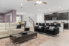 TV - Dazzling Solara  | Amazing Games Room and Themed bedrooms! (Kissimmee)