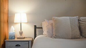 2 bedrooms, desk, iron/ironing board, free WiFi