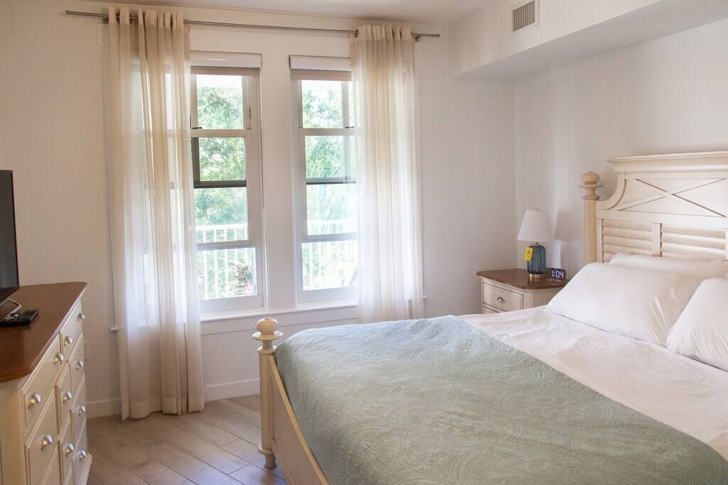 Baytowne Bliss*Renovated Luxury Condo*Resort Pool+Shuttle