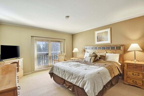 3 bedrooms, WiFi - Mammoth Green 213: Pet Friendly, Walking to Eagle (Mammoth Lakes)