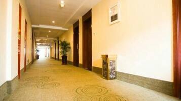 المنشأة من الداخل