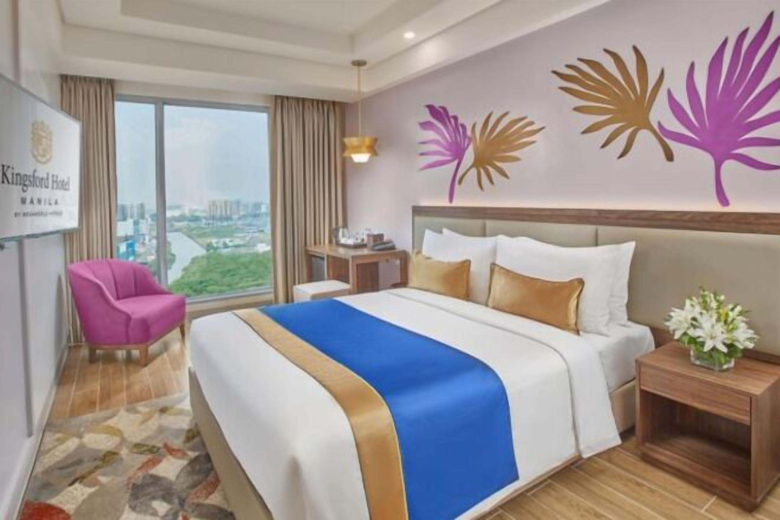 In-room safe, desk, laptop workspace, blackout drapes