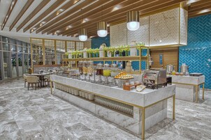 Desayuno buffet todos los días (con cargo)
