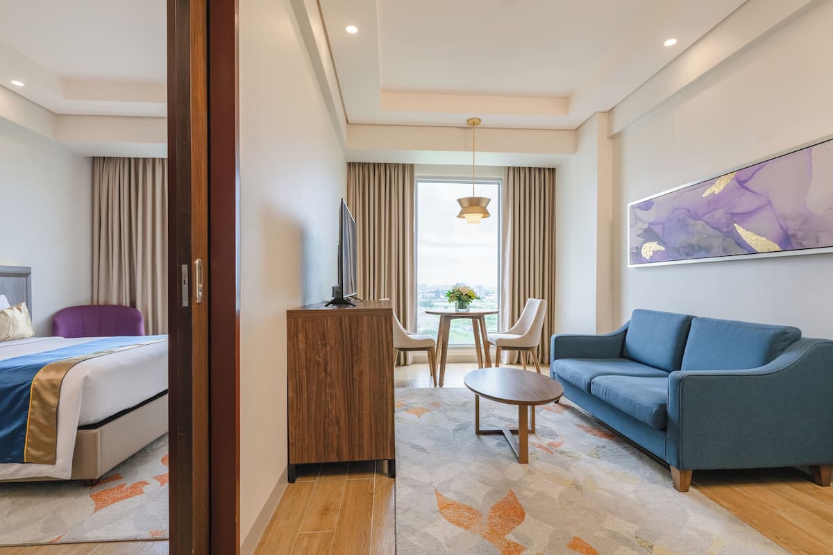 1 bedroom, in-room safe, desk, laptop workspace