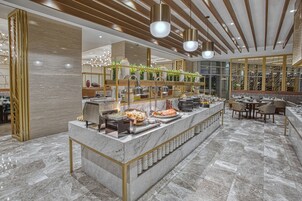 Breakfast, lunch, dinner served; international cuisine 