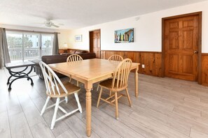 Interior - Sea Dreams - Unit 1 (Surfside Beach)