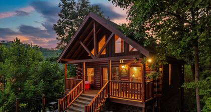 Indoor Heated POOL, A+ Location, 300MB WIFI, Arcade, Sauna, Views, Hot Tub