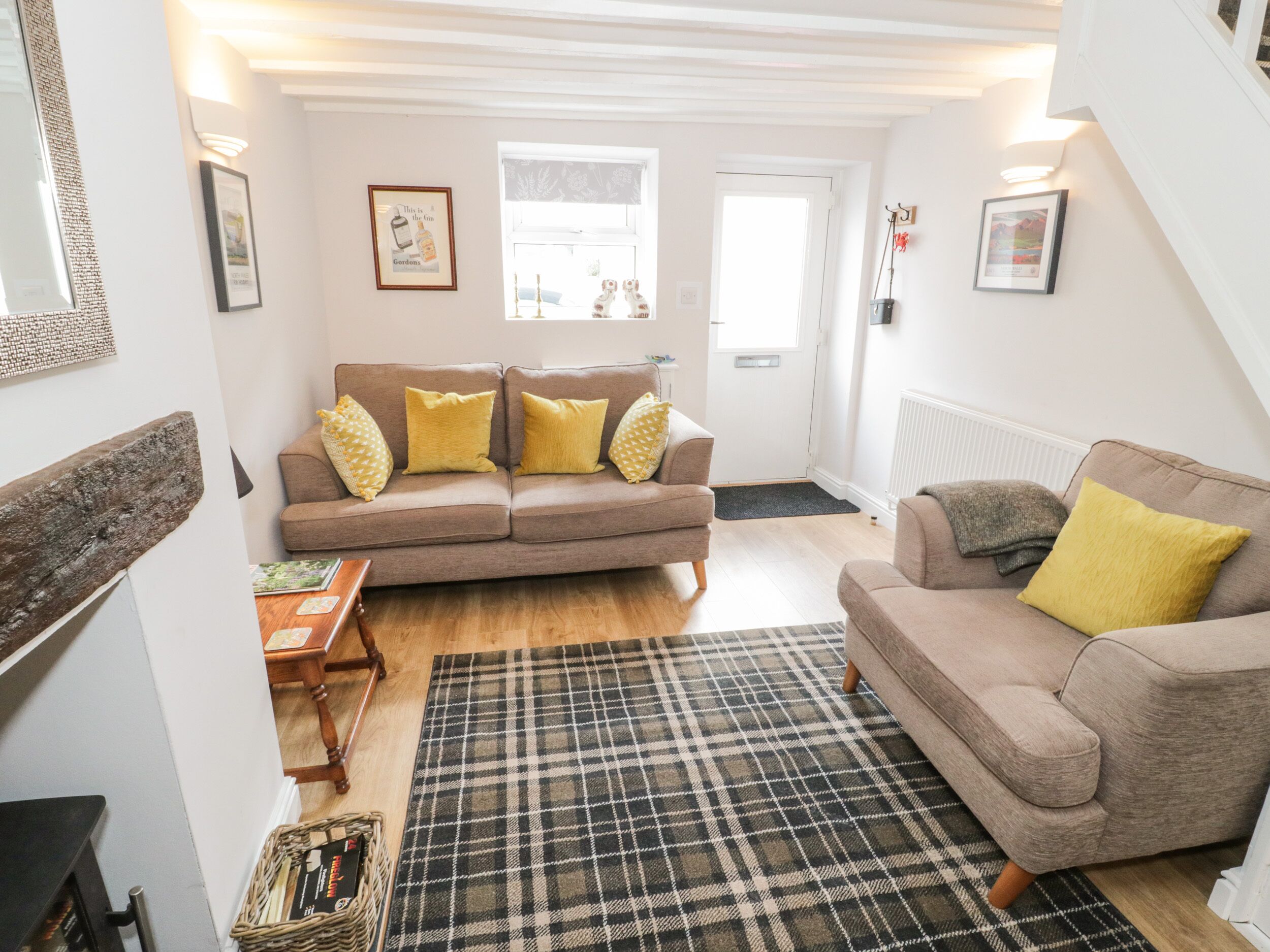 MARLIN COTTAGE, romantic, character holiday cottage in Conwy
