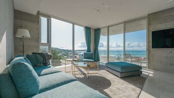 Panoramic Condo, Non Smoking | 4 bedrooms, free WiFi, bed sheets