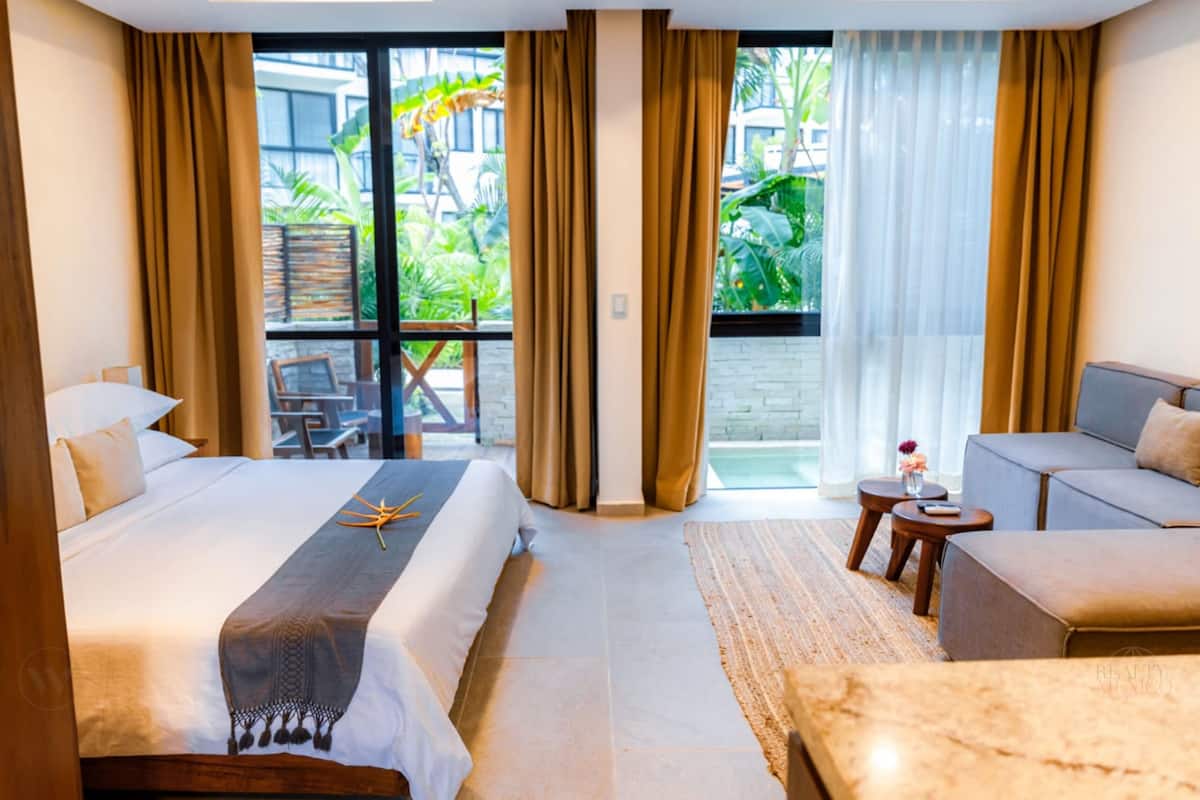 deluxe studio with private plunge pool | hypo-allergenic bedding, down duvets, in-room safe, blackout curtains