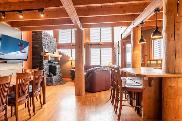 Open concept living area. Perfect for family gatherings.