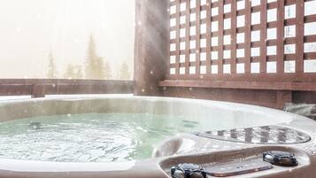 Bain à remous extérieur