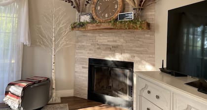 Eden Retreat - Rest & Relax with a soothing spa! 3King, 1Queen & 1 Airbed