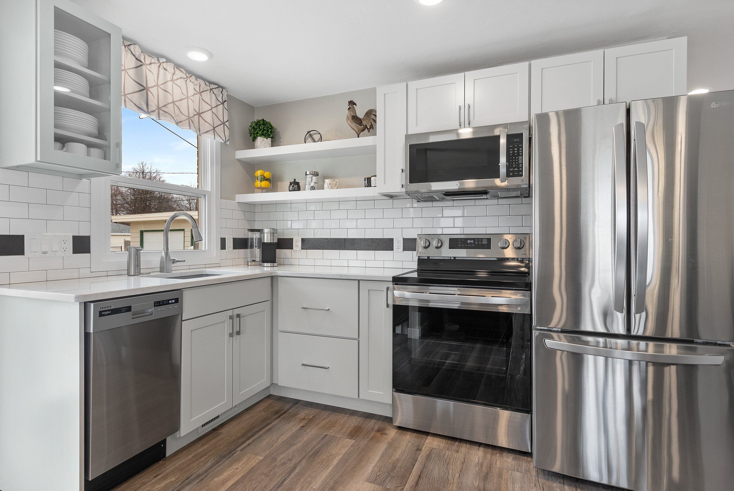 Super Clean & What a Lambeau View!! 1216