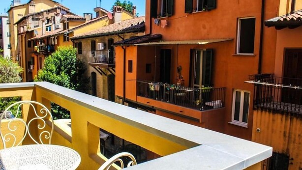 Outdoor dining - La Finestra sul Canale (Bologna)