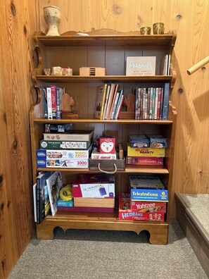 Game room - Year around peaceful adventure hideaway (Cimarron)