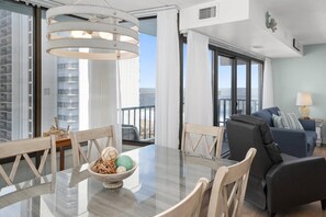 电视、DVD 播放器、乒乓球