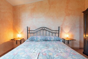 2 chambres, fer et planche à repasser, draps fournis