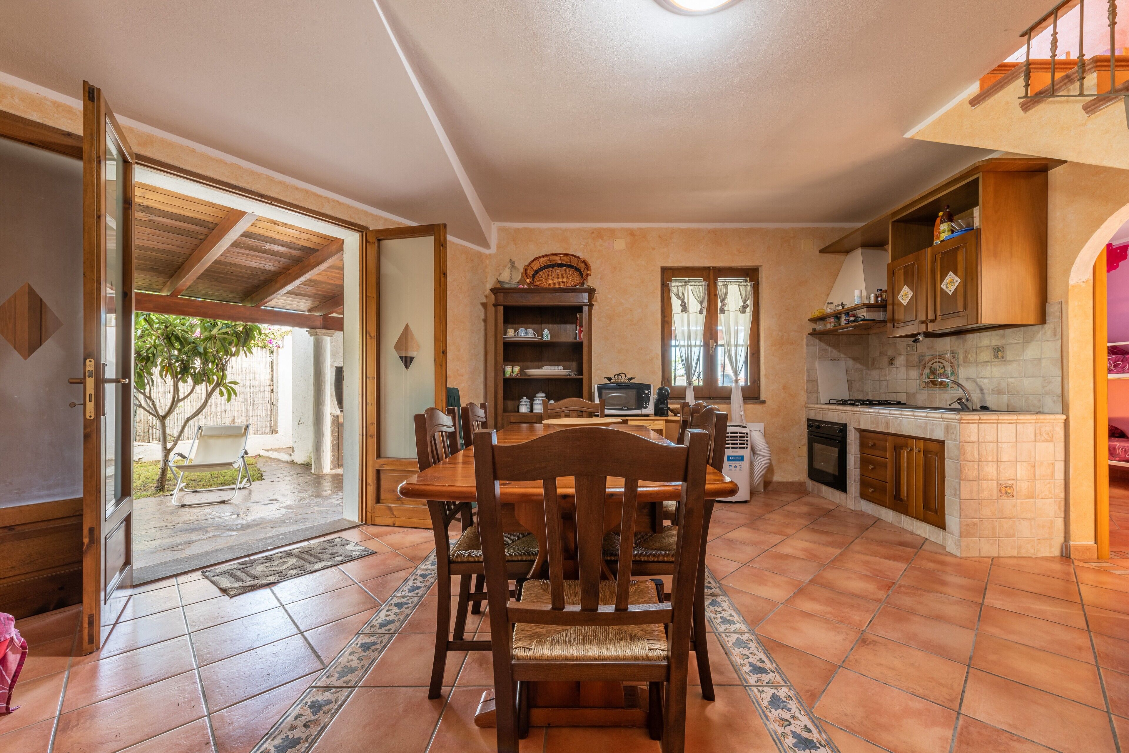 ثلاجة، ميكروويف، فرن، موقد طهي مسطح