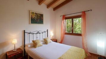 5 soverom, strykejern/-brett, wi-fi (inkludert) og sengetøy