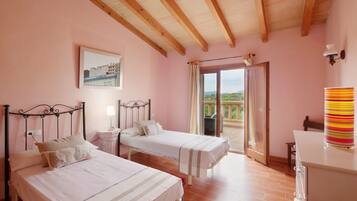 5 makuuhuonetta, silitysrauta/-lauta, ilmainen Wi-Fi, vuodevaatteet