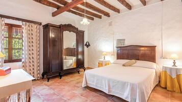 4 habitaciones, tabla de planchar con plancha y wifi gratis